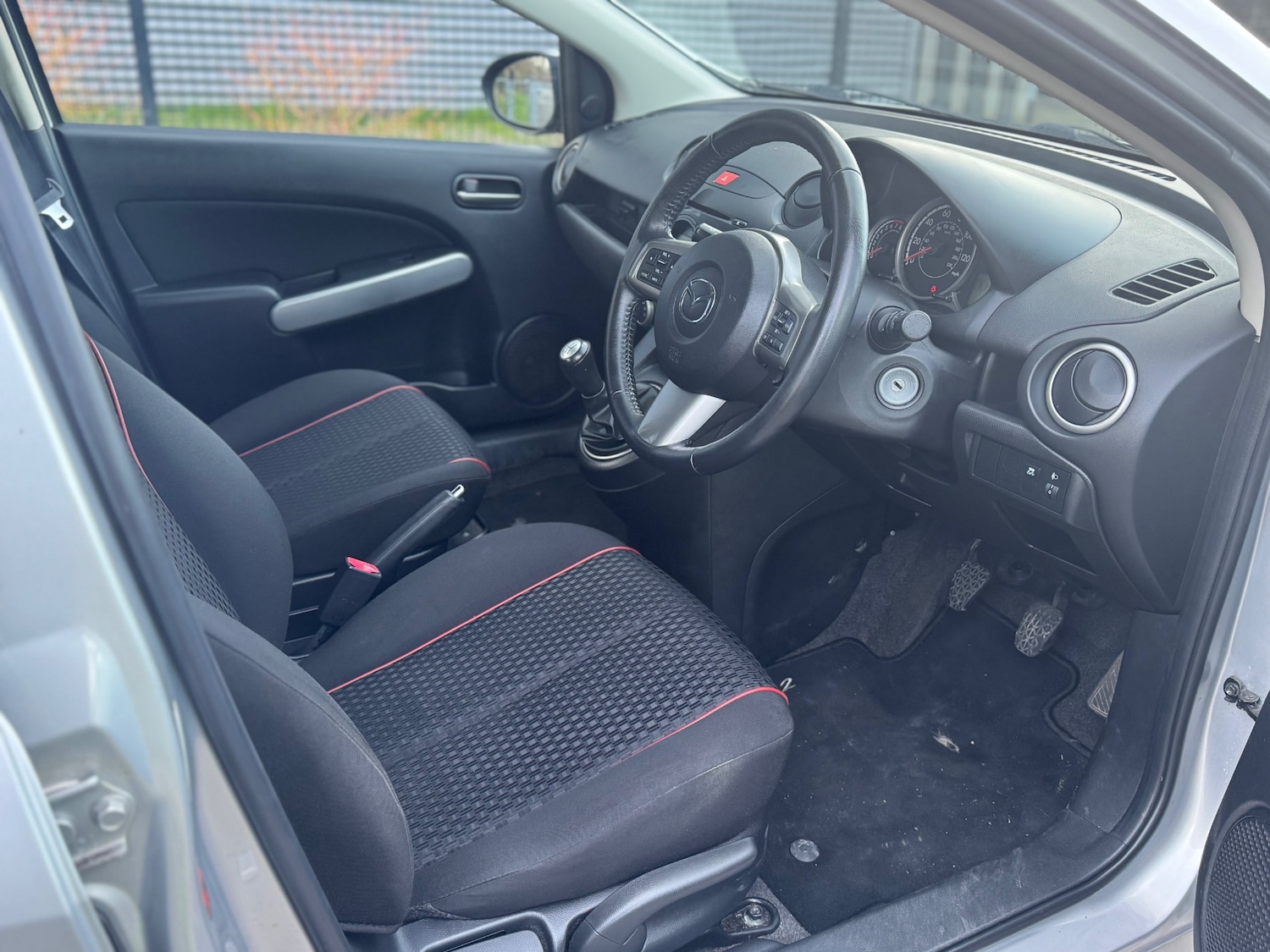 Used Mazda Mazda2 2011 for sale - 77314303: Photo 12