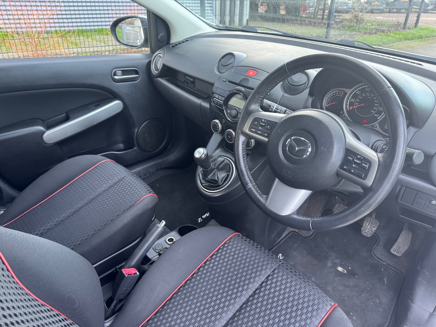 Used Mazda Mazda2 2011 for sale - 77314303: Photo 14