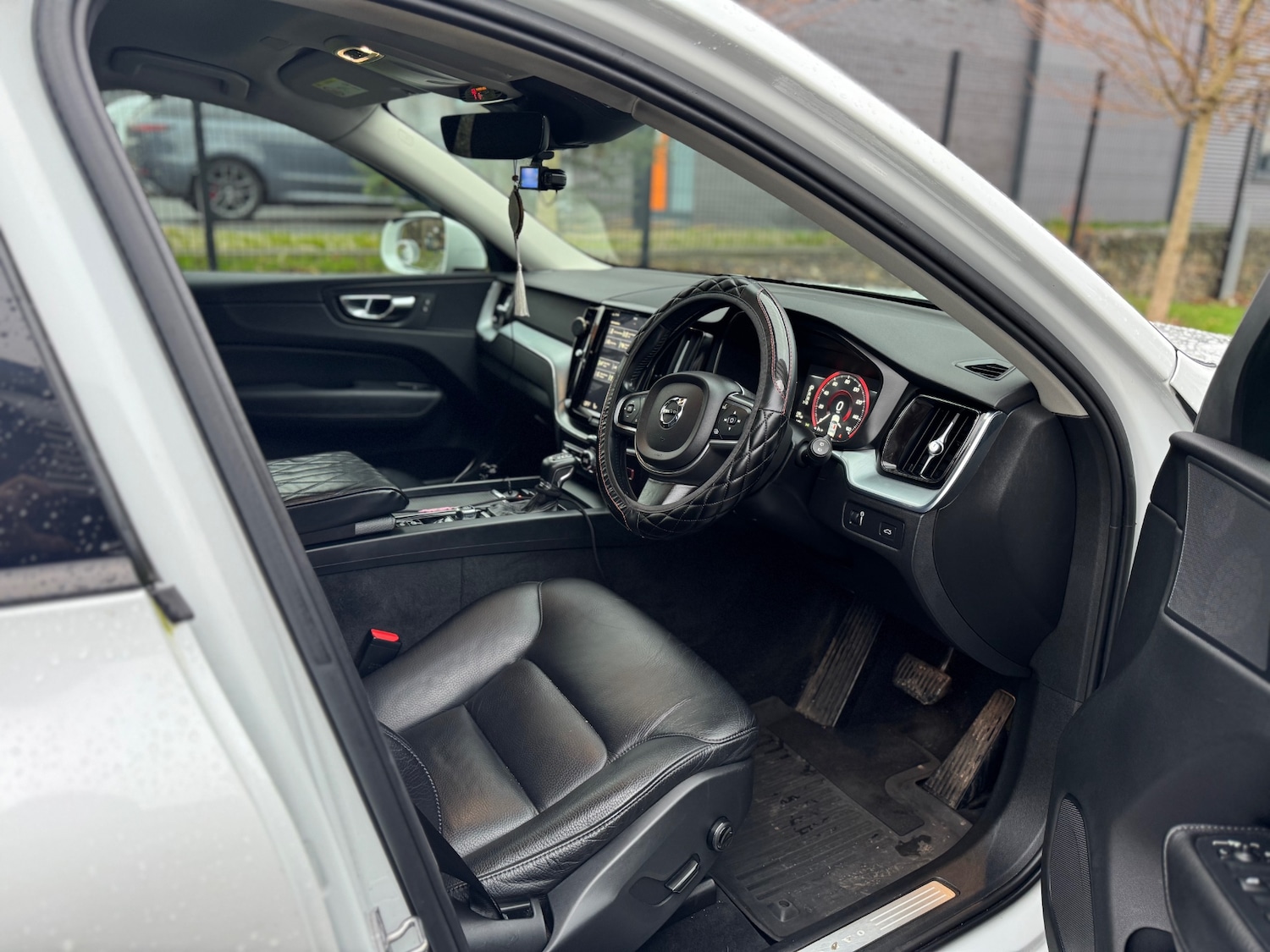 Used Volvo XC60 2018 for sale - 76885283: Photo 11