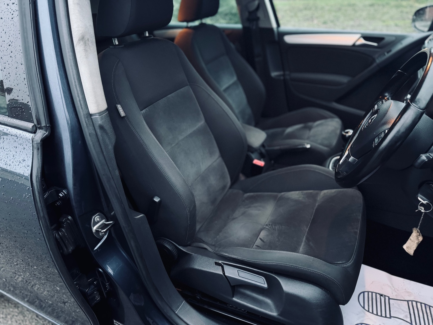 Used Volkswagen Golf 2010 for sale - 77190335: Photo 17