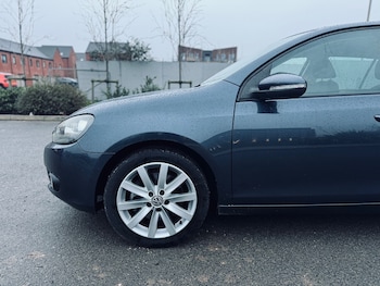 Used Volkswagen Golf 2010 for sale - 77190335: Photo