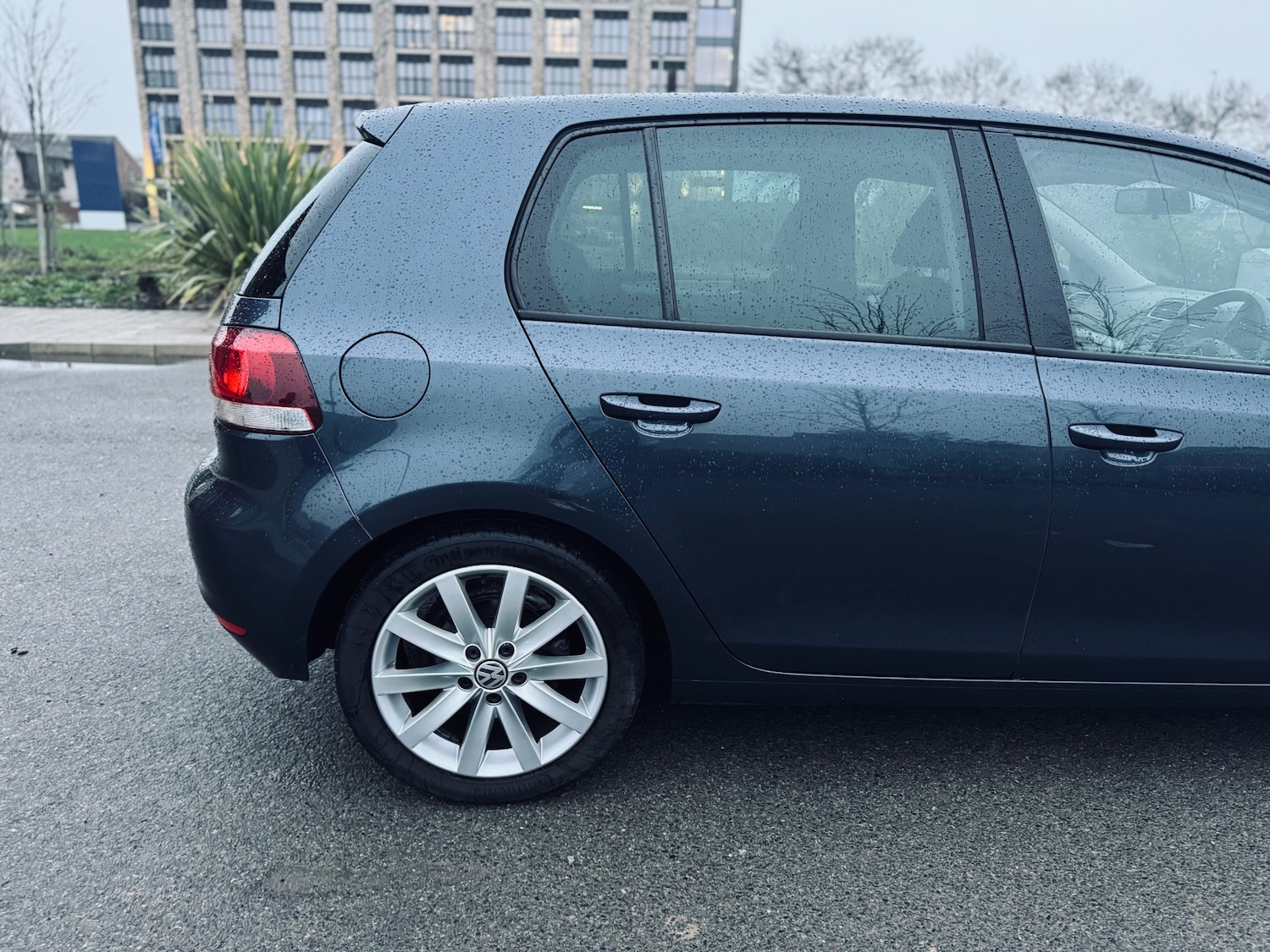 Used Volkswagen Golf 2010 for sale - 77190335: Photo 9