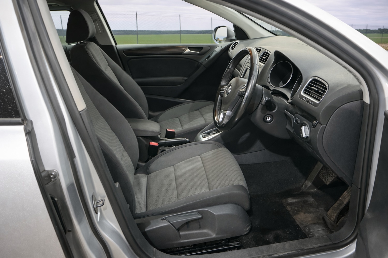 Used Volkswagen Golf 2011 for sale - 77766272: Photo 5