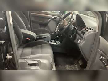 Used Volkswagen Touran 2011 for sale - 77682256: Photo