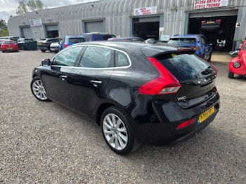 Used Volvo V40 2014 for sale - 79726290: Photo