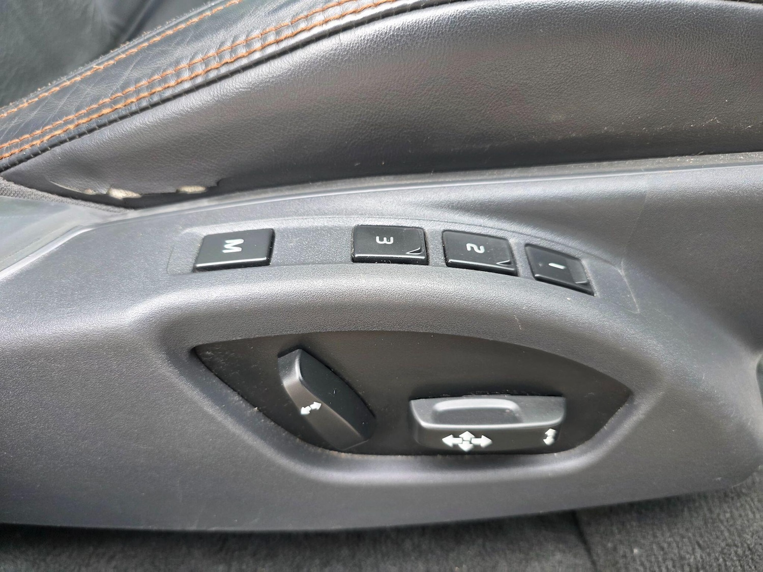 Used Volvo XC60 2012 for sale - 77853913: Photo 65