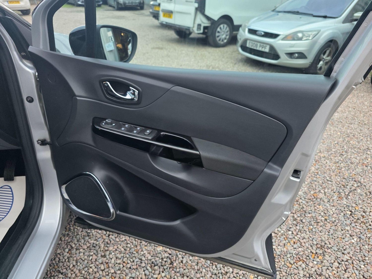 Used Renault Captur 2016 for sale - 77109450: Photo 30