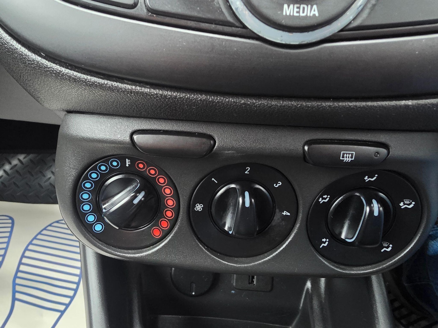 Used Vauxhall Corsa 2015 for sale - 77215170: Photo 21