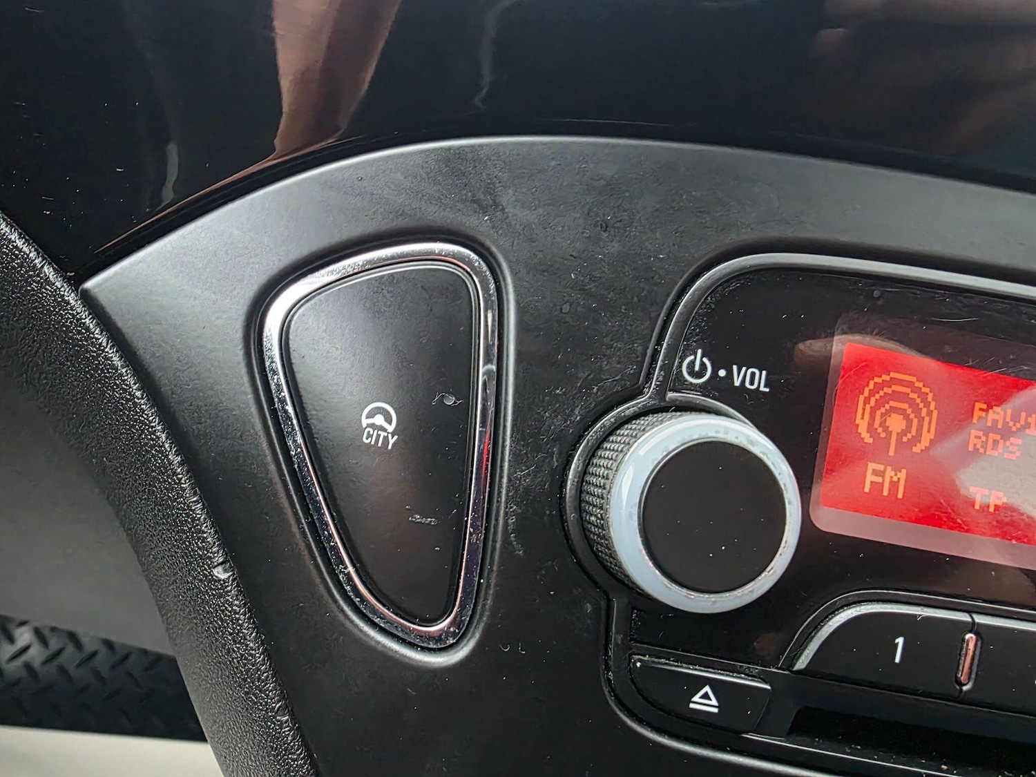 Used Vauxhall Corsa 2015 for sale - 77215170: Photo 22