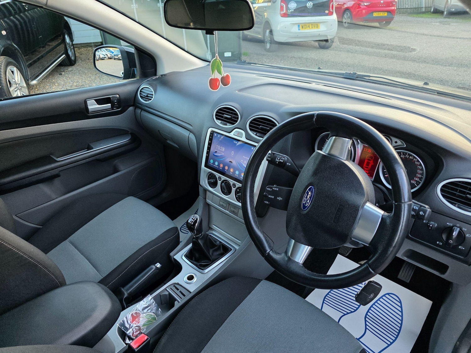 Used Ford Focus 2010 for sale - 77108935: Photo 10