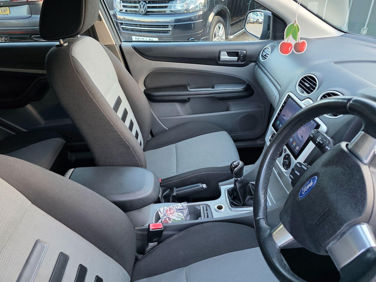 Used Ford Focus 2010 for sale - 77108935: Photo 12