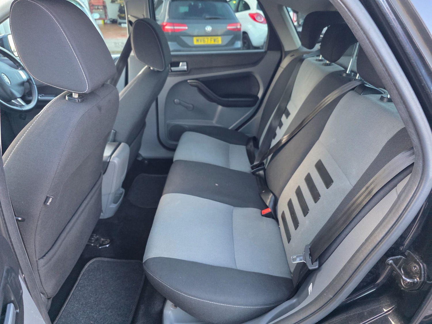 Used Ford Focus 2010 for sale - 77108935: Photo 17