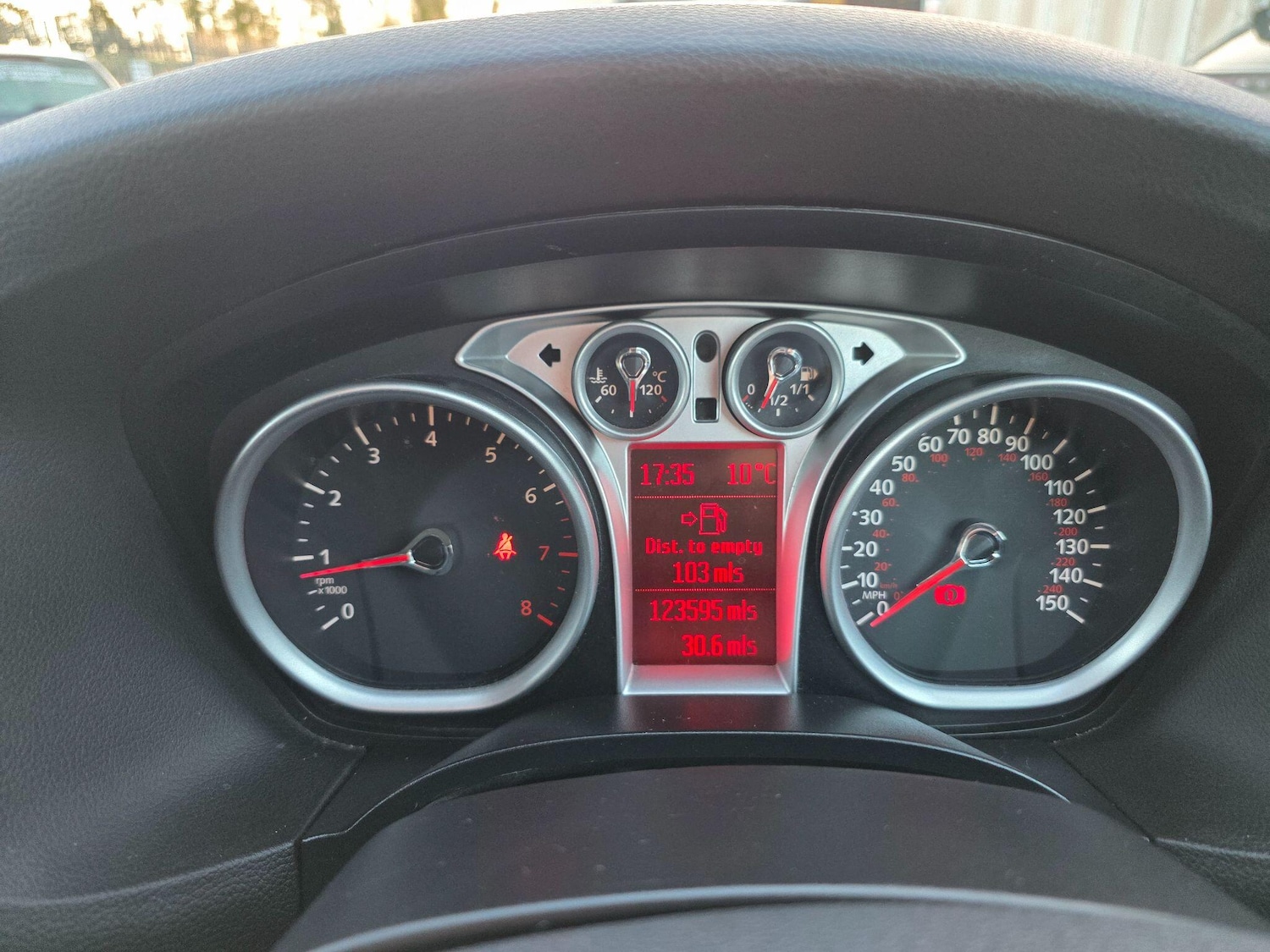 Used Ford Focus 2010 for sale - 77108935: Photo 32