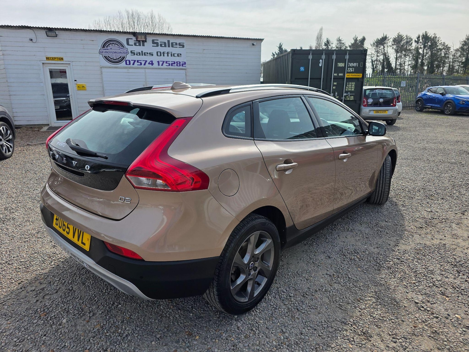 Used Volvo V40 2015 for sale - 77993110: Photo 11