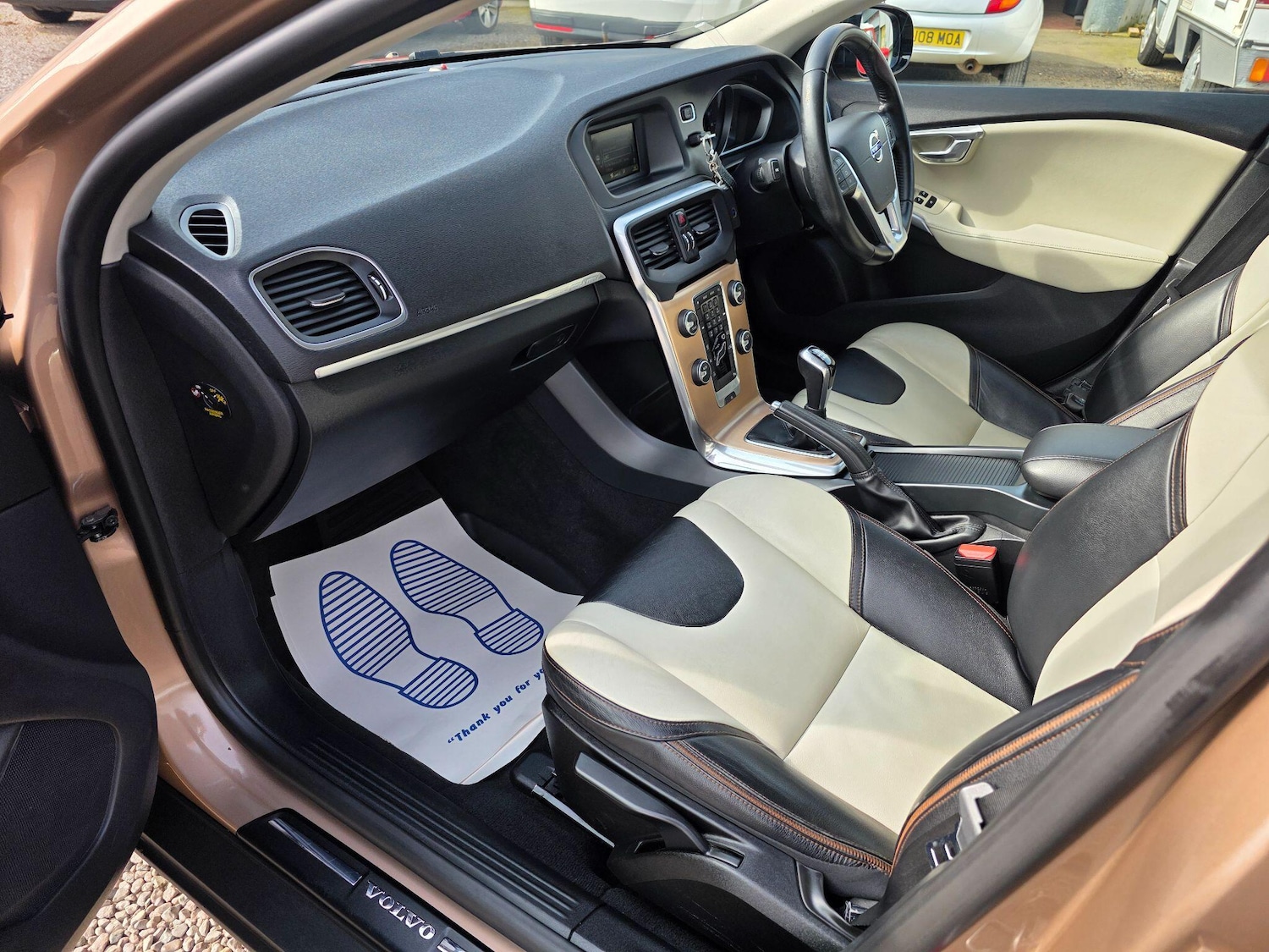 Used Volvo V40 2015 for sale - 77993110: Photo 13