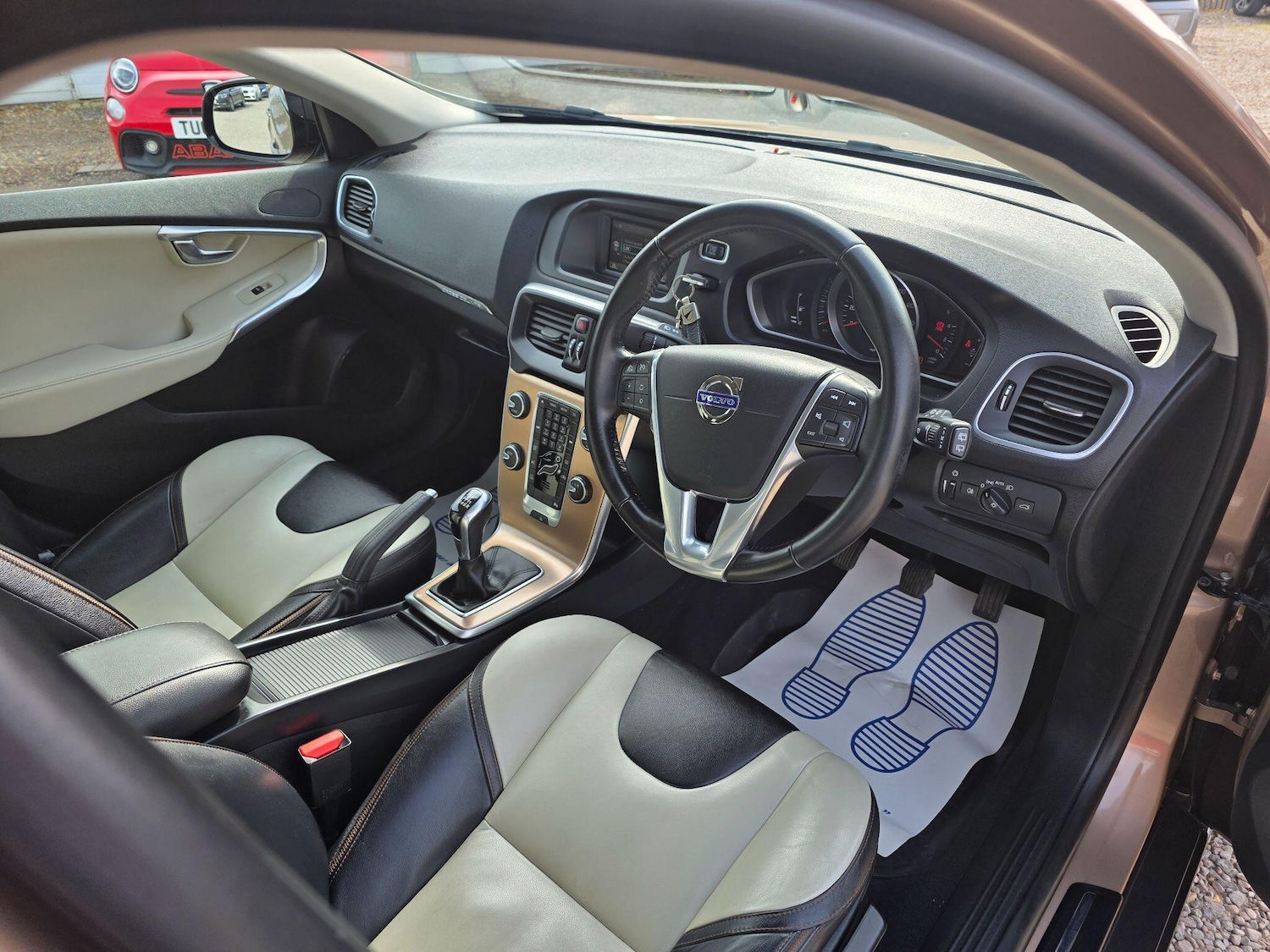 Used Volvo V40 2015 for sale - 77993110: Photo 17