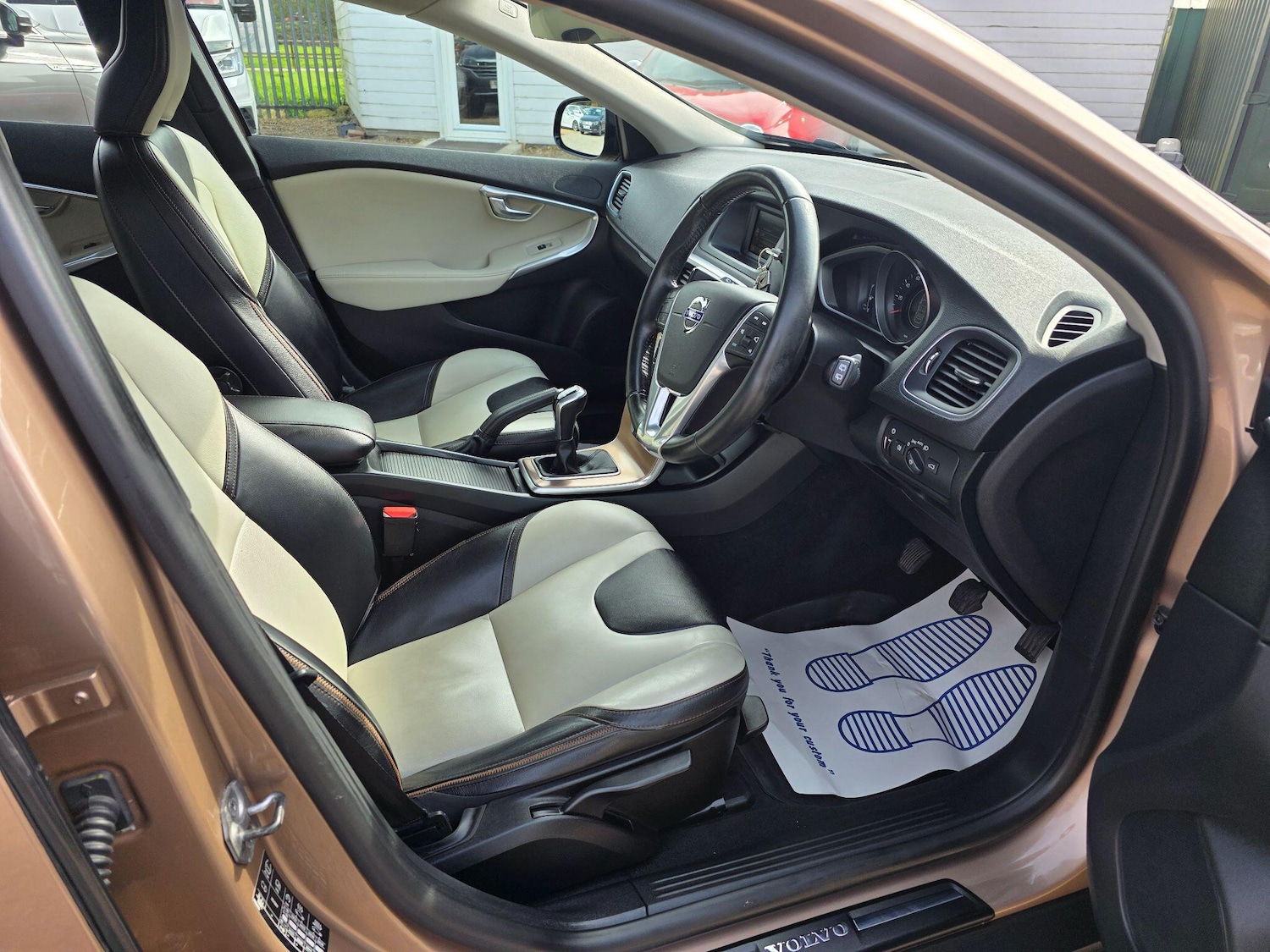 Used Volvo V40 2015 for sale - 77993110: Photo 18