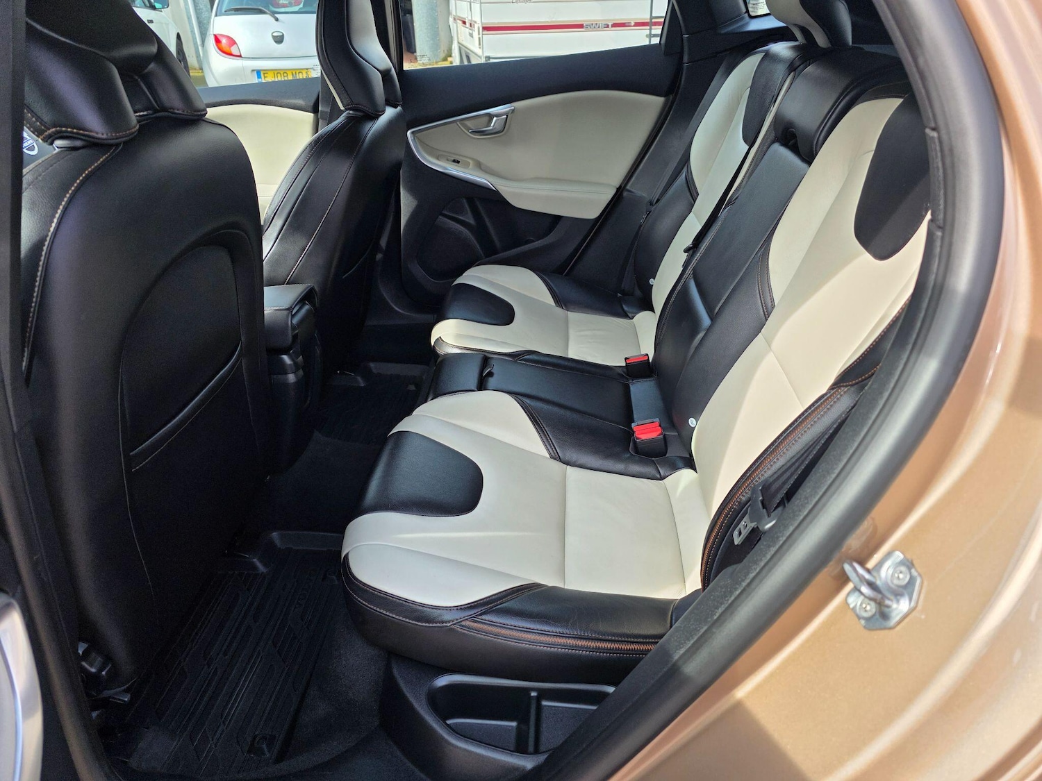 Used Volvo V40 2015 for sale - 77993110: Photo 20