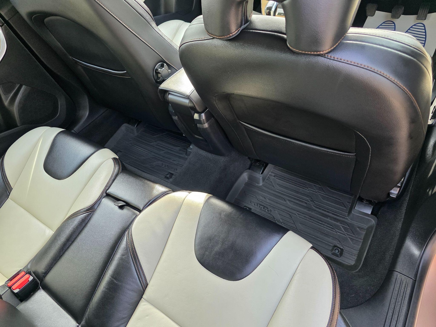 Used Volvo V40 2015 for sale - 77993110: Photo 22