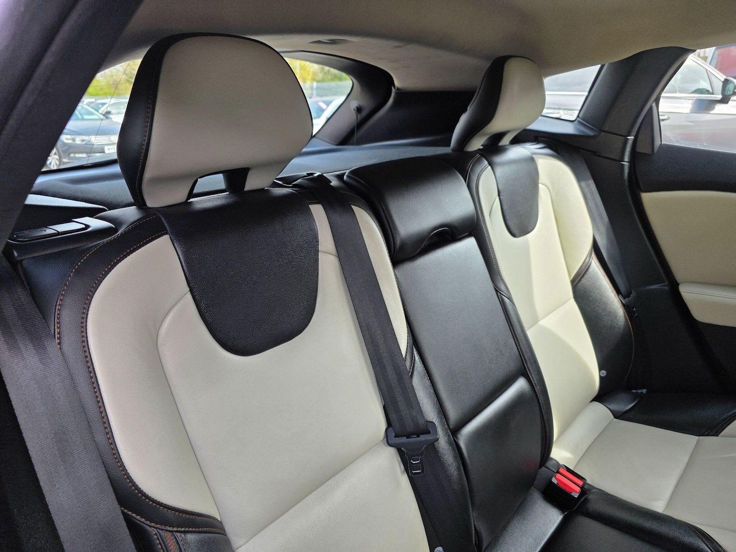 Used Volvo V40 2015 for sale - 77993110: Photo 24