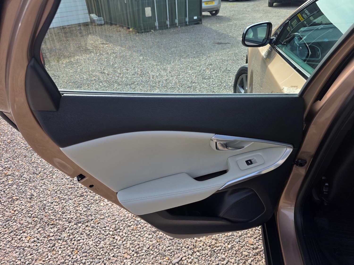 Used Volvo V40 2015 for sale - 77993110: Photo 32