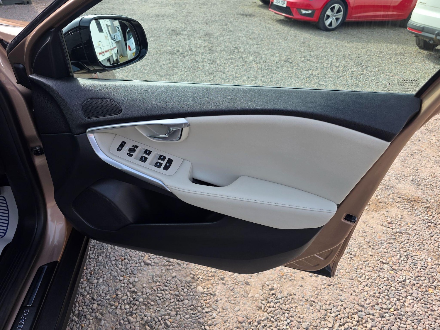 Used Volvo V40 2015 for sale - 77993110: Photo 34