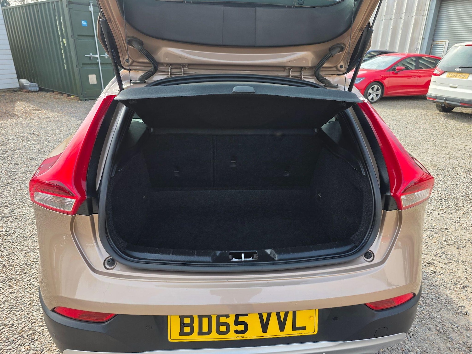 Used Volvo V40 2015 for sale - 77993110: Photo 45