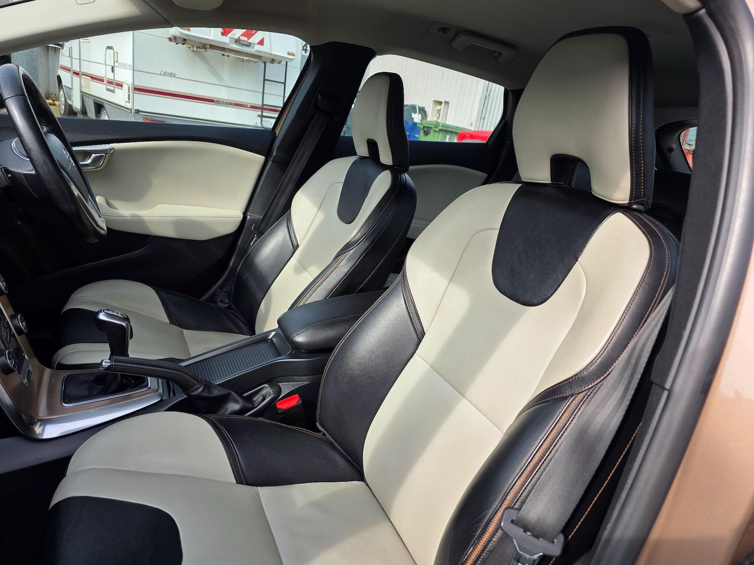 Used Volvo V40 2015 for sale - 77993110: Photo 47