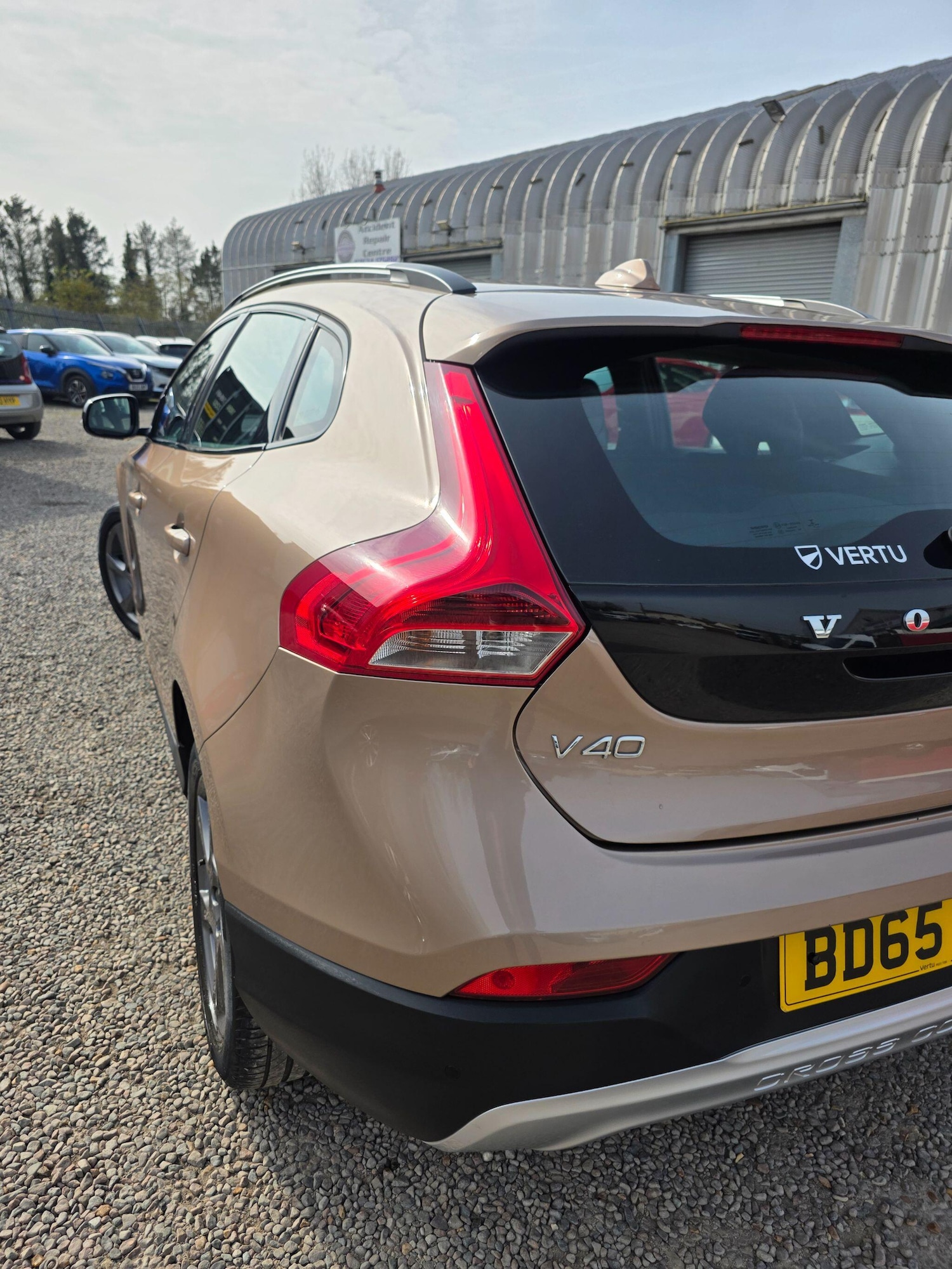 Used Volvo V40 2015 for sale - 77993110: Photo 50