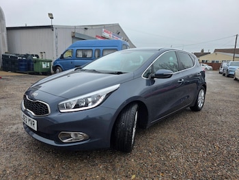 Used Kia Ceed 2013 for sale - 77396593: Photo