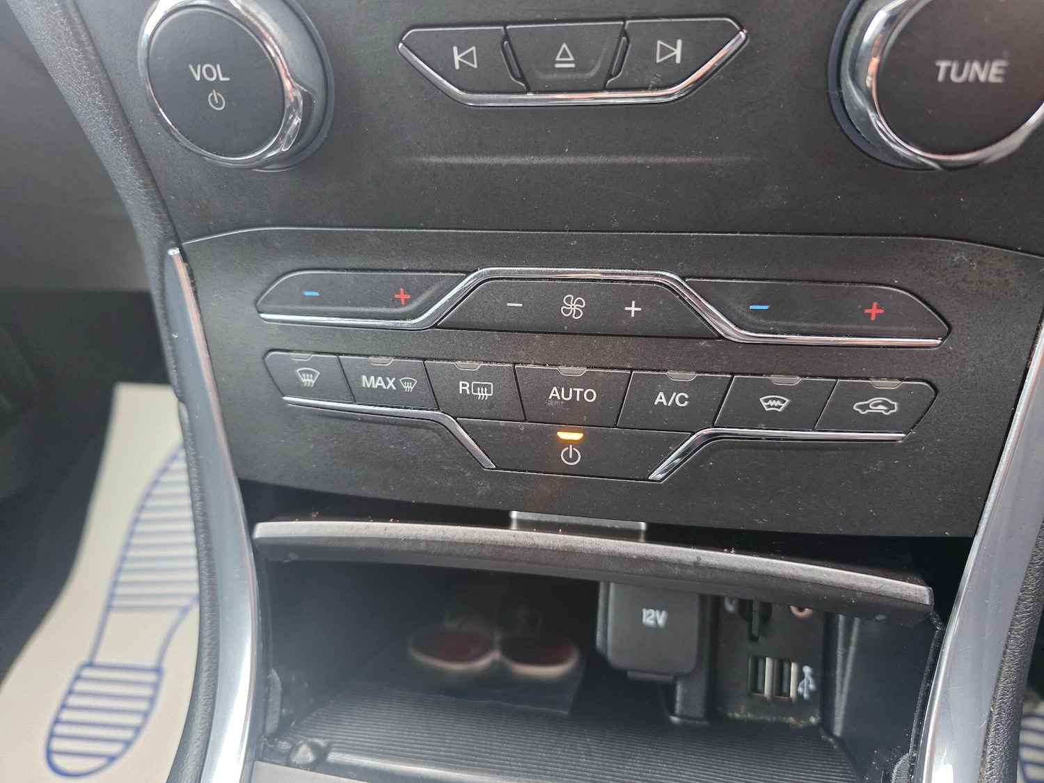 Used Ford Galaxy 2015 for sale - 77109610: Photo 32