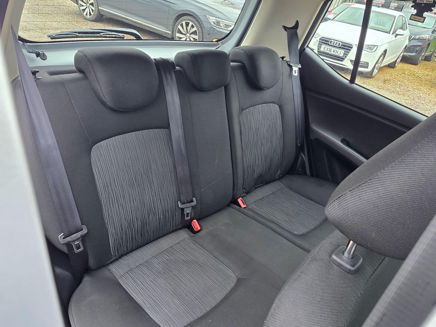 Used Hyundai i10 2013 for sale - 77396068: Photo 32