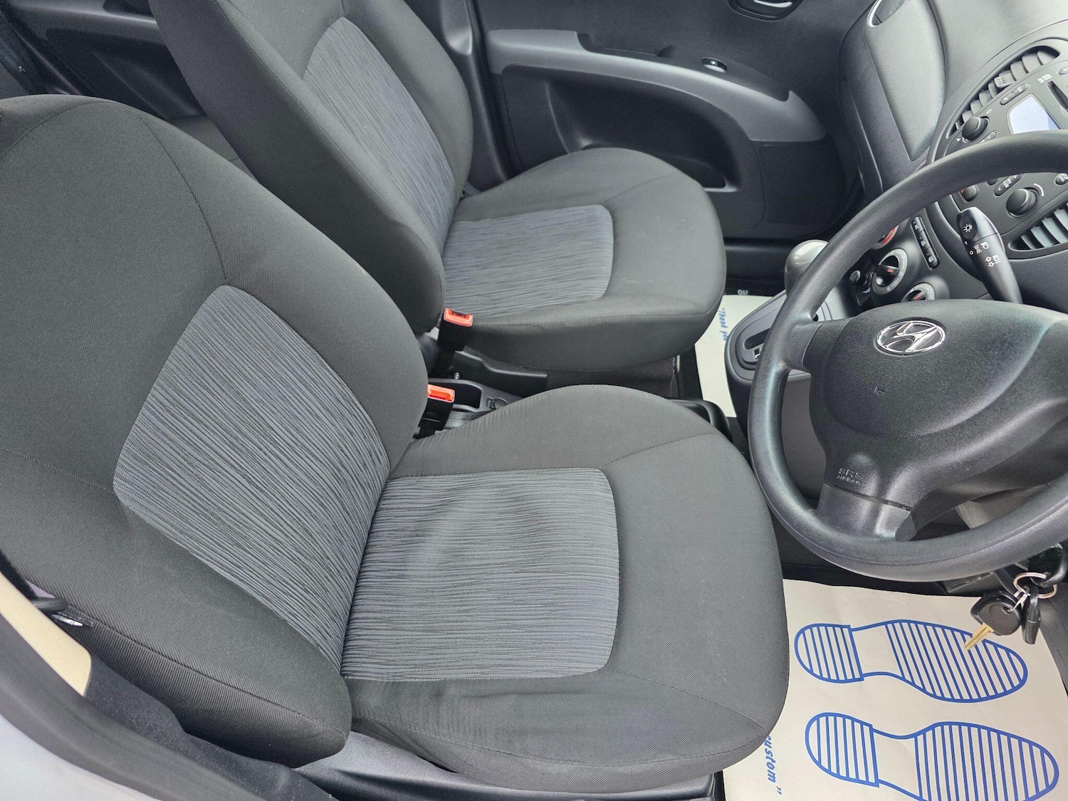 Used Hyundai i10 2013 for sale - 77396068: Photo 33