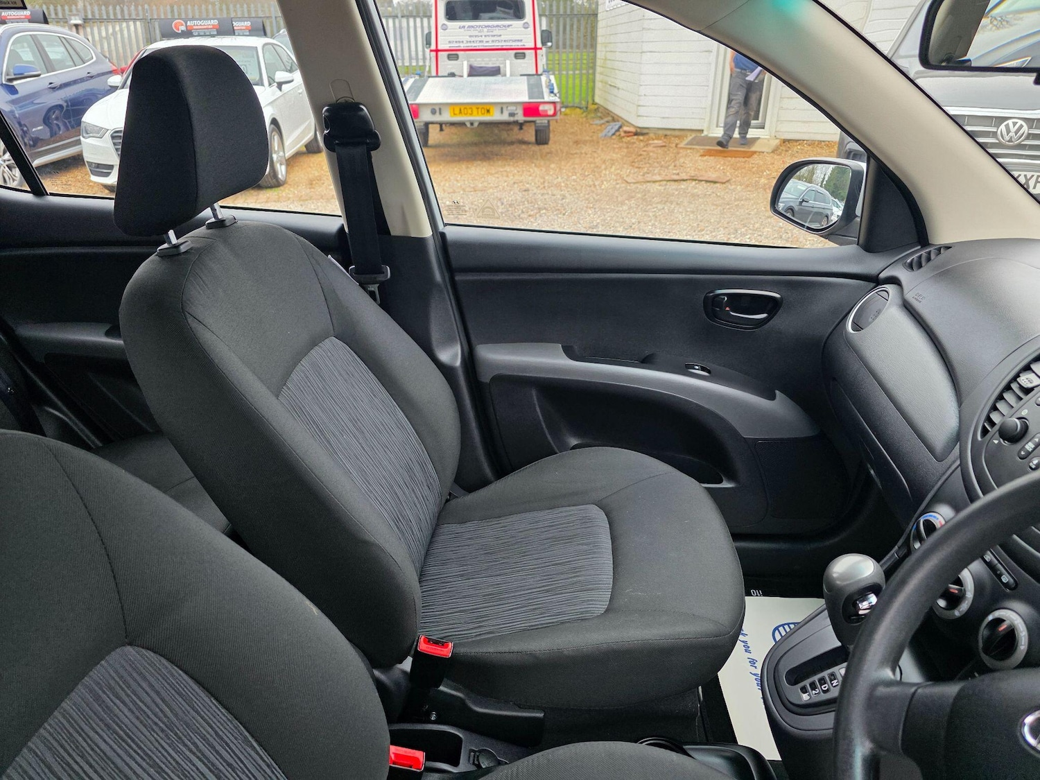 Used Hyundai i10 2013 for sale - 77396068: Photo 35