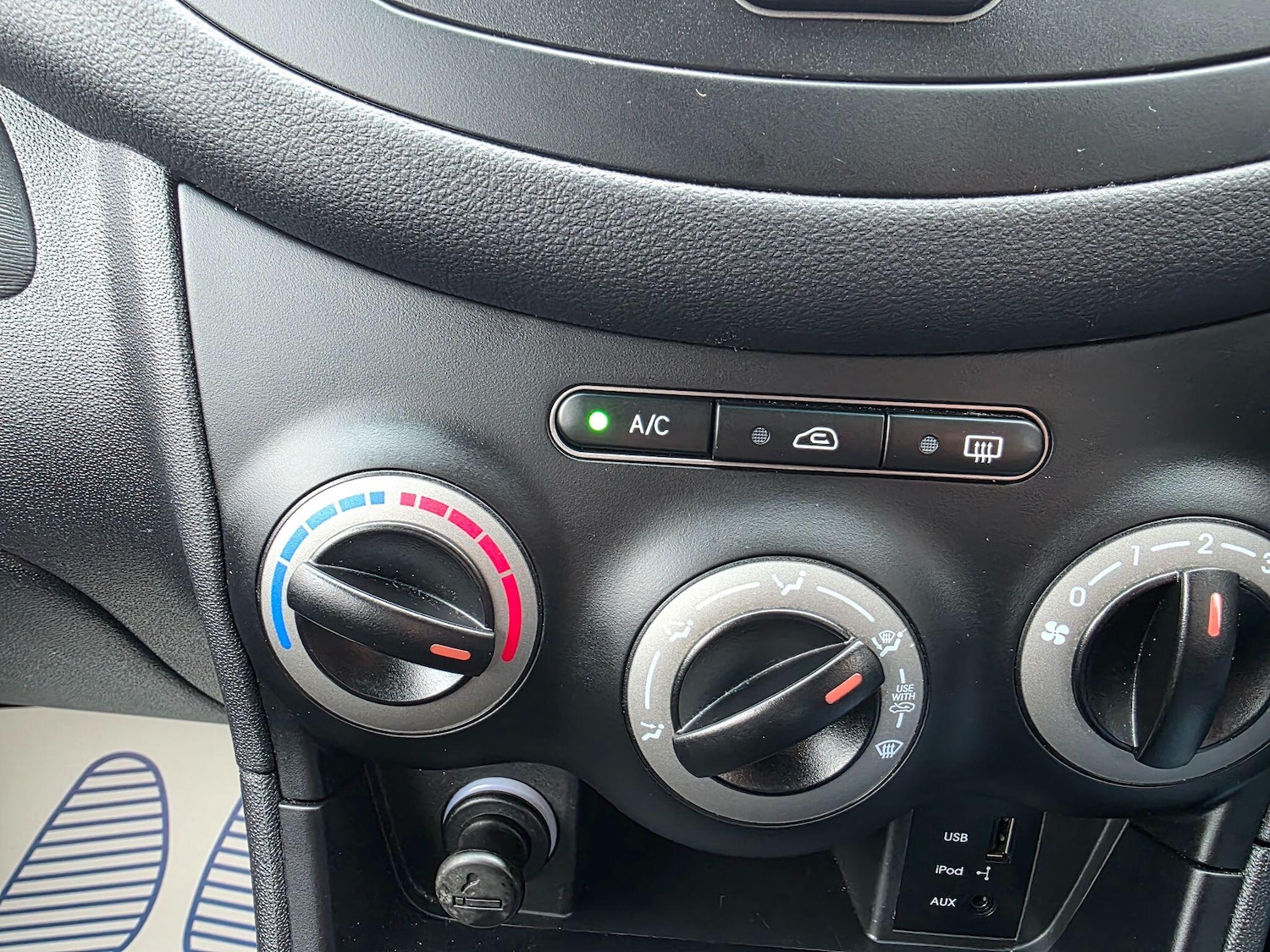 Used Hyundai i10 2013 for sale - 77396068: Photo 43