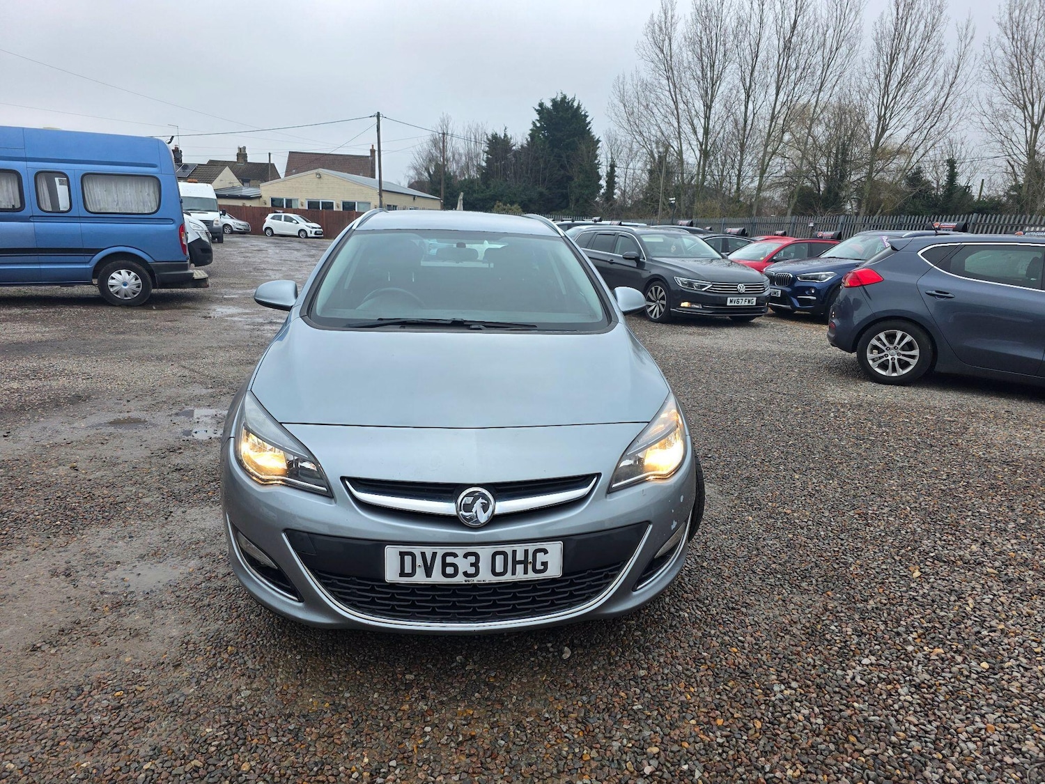Used Vauxhall Astra 2013 for sale - 77411748: Photo 2
