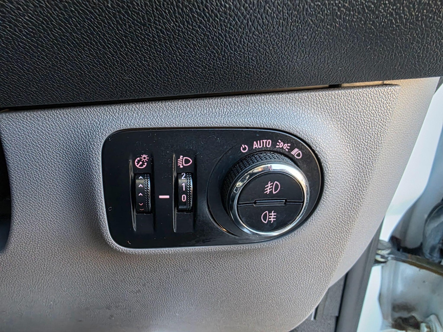 Used Vauxhall Corsa 2015 for sale - 77109172: Photo 47