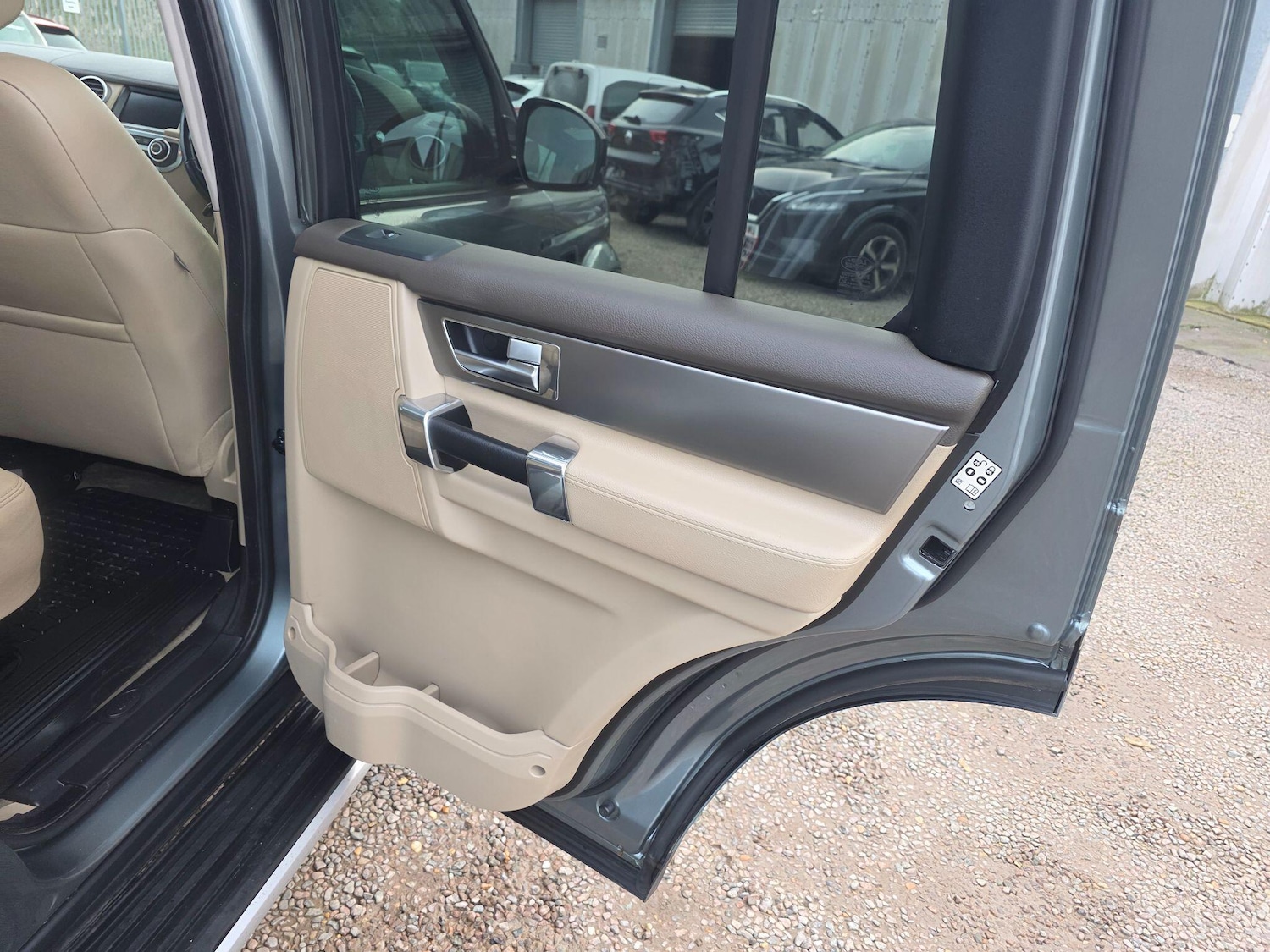 Used Land Rover Discovery 2014 for sale - 77586021: Photo 51