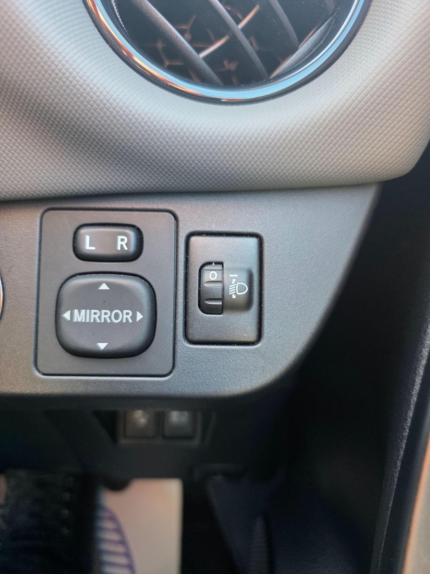 Used Toyota Yaris for sale - 77958313: Photo 32