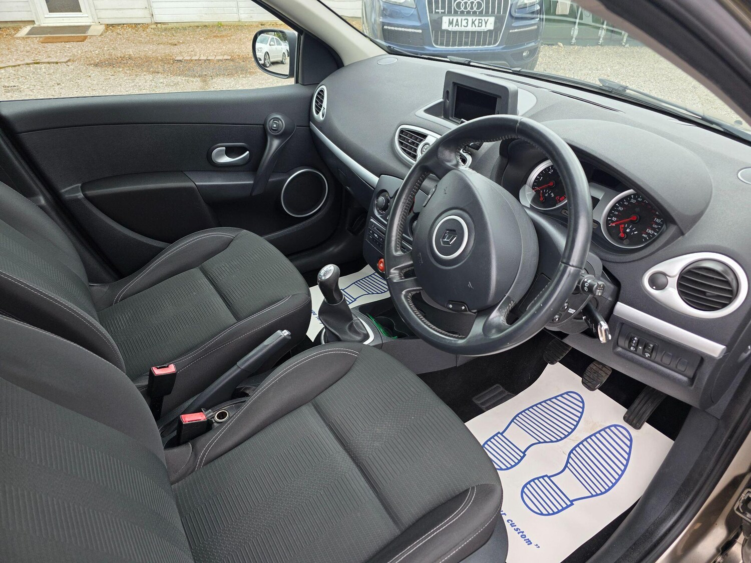 Used Renault Clio 2011 for sale - 77908942: Photo 13