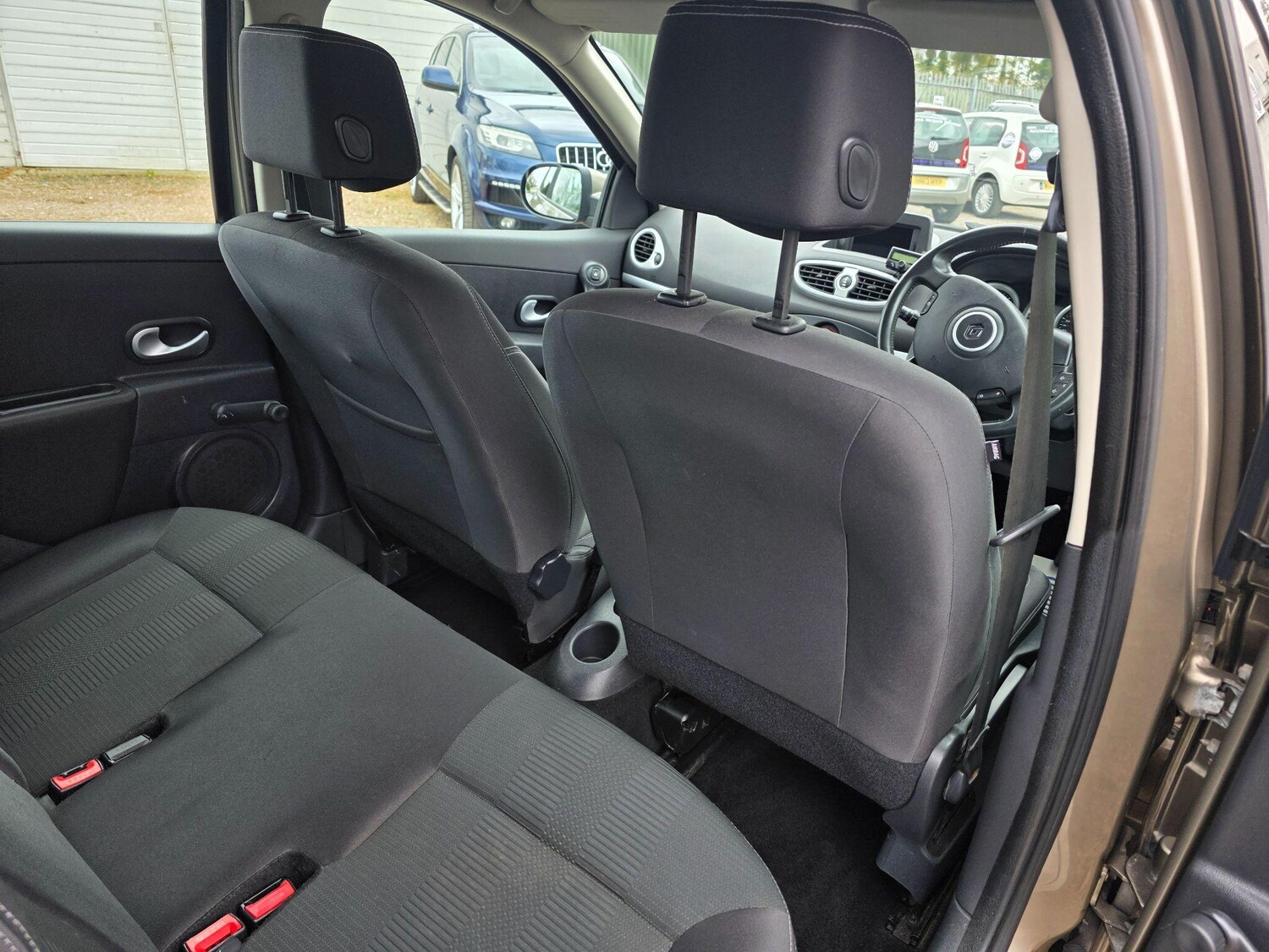 Used Renault Clio 2011 for sale - 77908942: Photo 20