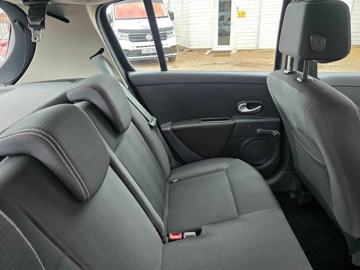 Used Renault Clio 2011 for sale - 77908942: Photo 21