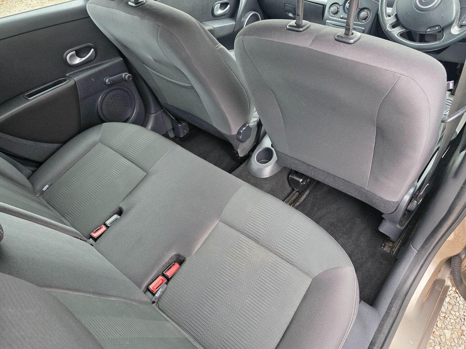 Used Renault Clio 2011 for sale - 77908942: Photo 22