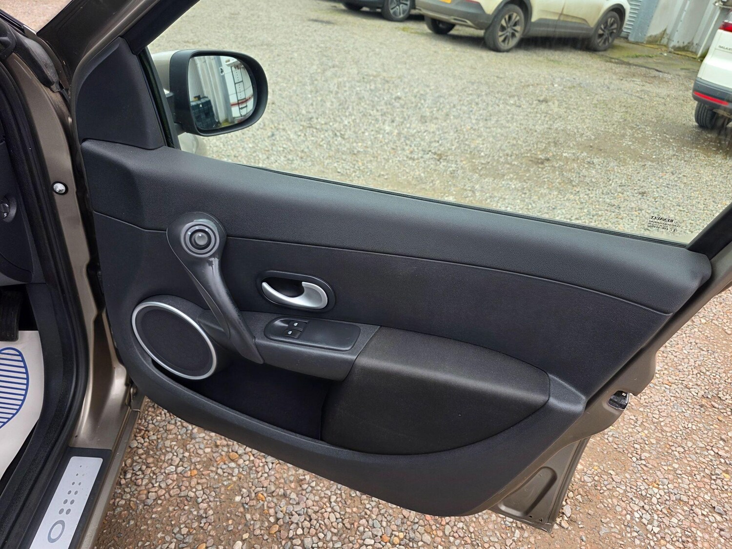 Used Renault Clio 2011 for sale - 77908942: Photo 29