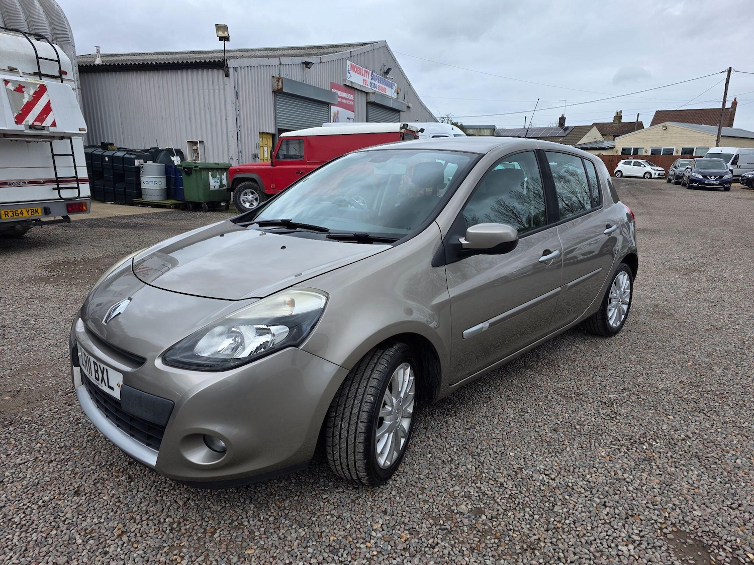 Used Renault Clio 2011 for sale - 77908942: Photo 3