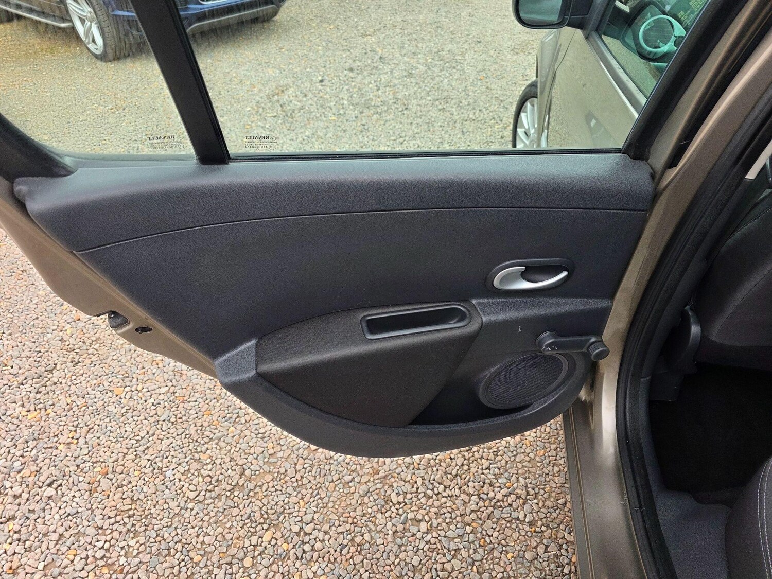 Used Renault Clio 2011 for sale - 77908942: Photo 31