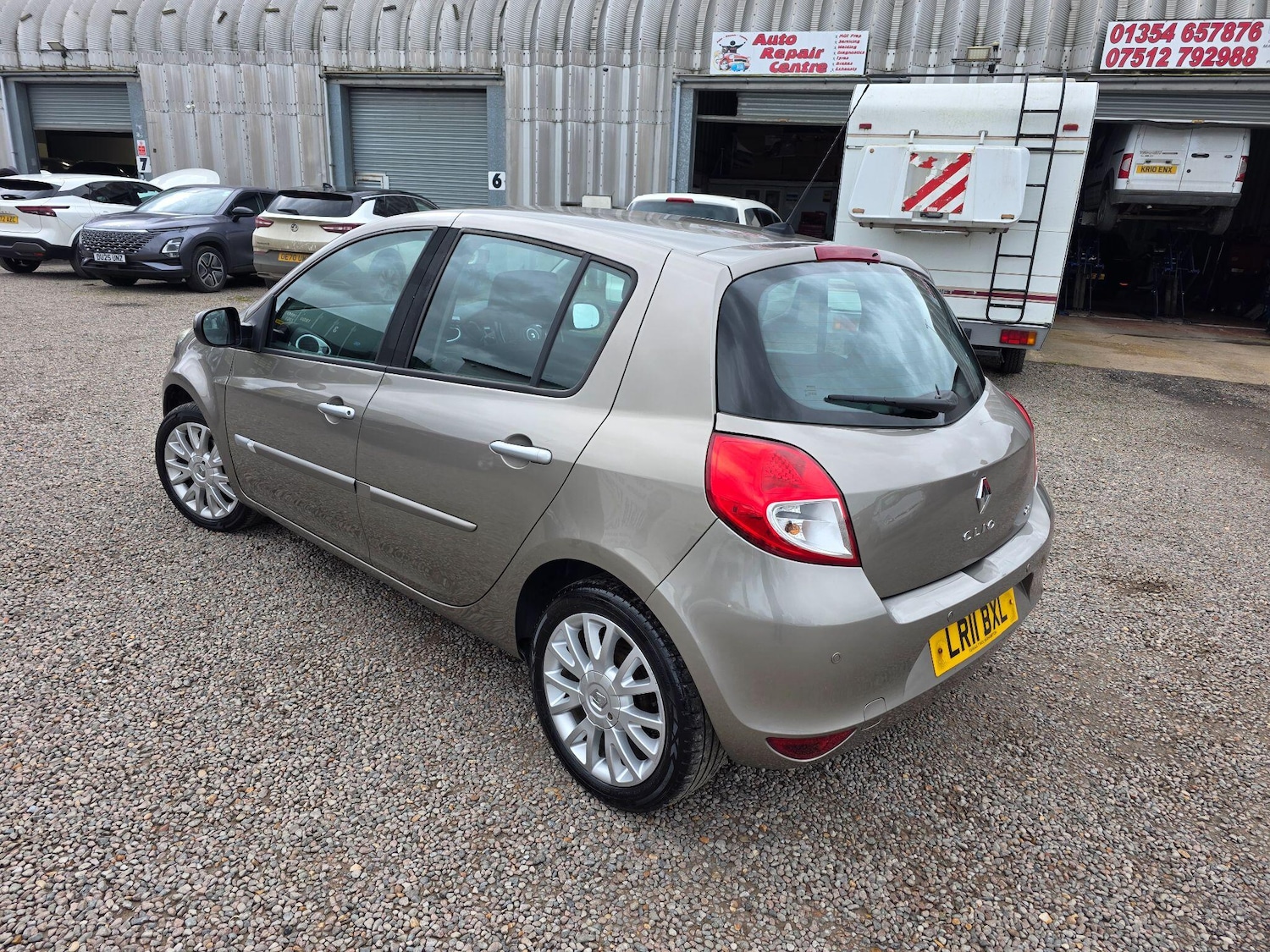 Used Renault Clio 2011 for sale - 77908942: Photo 4