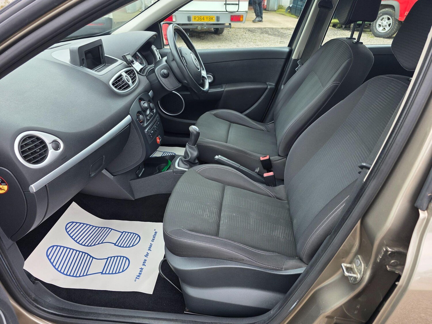 Used Renault Clio 2011 for sale - 77908942: Photo 40