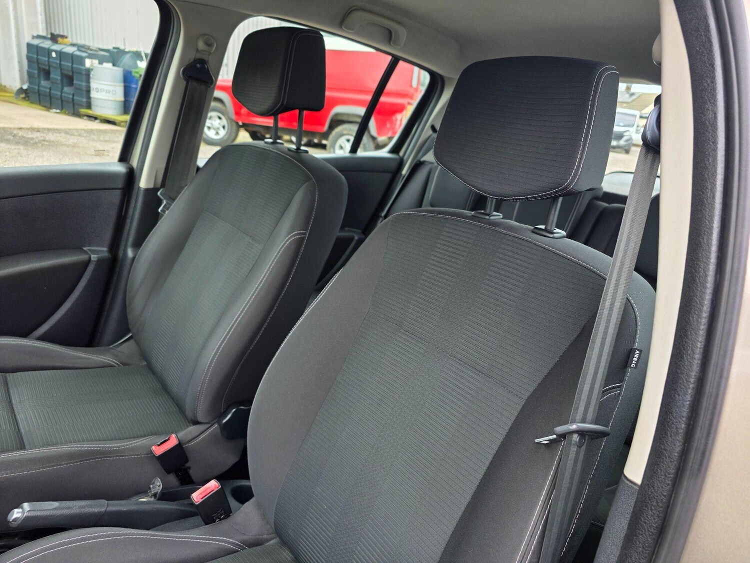 Used Renault Clio 2011 for sale - 77908942: Photo 41