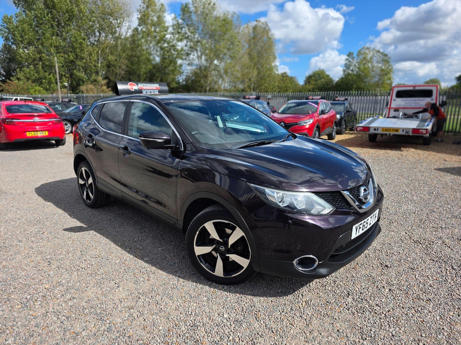 Used Nissan Qashqai 2015 for sale - 77109021: Photo 2